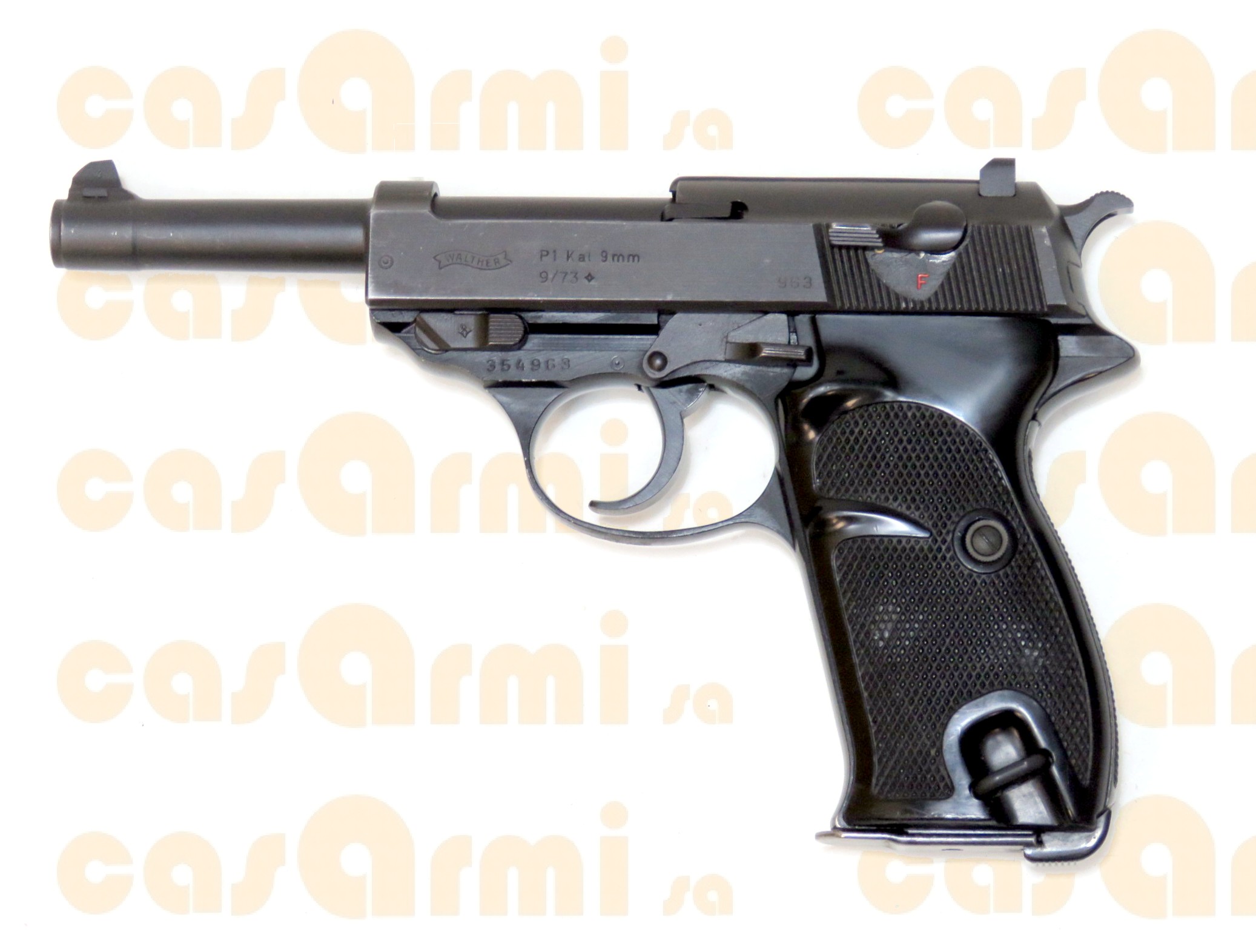 Walther mod. P1 9/73, con fodero originale in cuoio, secondo caricatore 9 Para